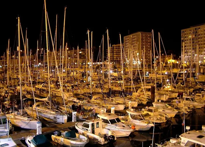 Nausicaa En Face, A Cote Du Port Centre * Boulogne-sur-Mer